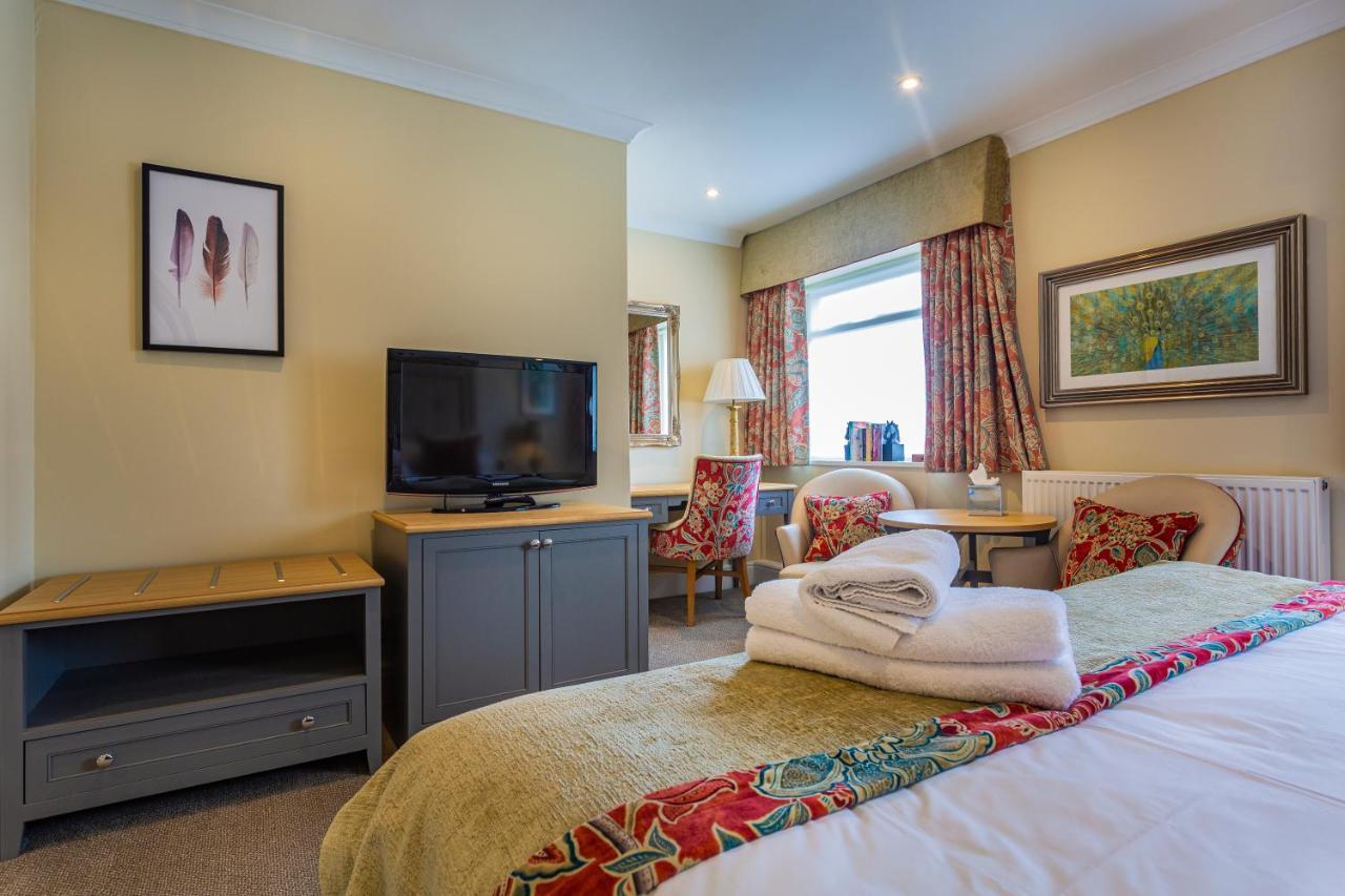 The Talbot Hotel, Oundle , Near Peterborough Bagian luar foto