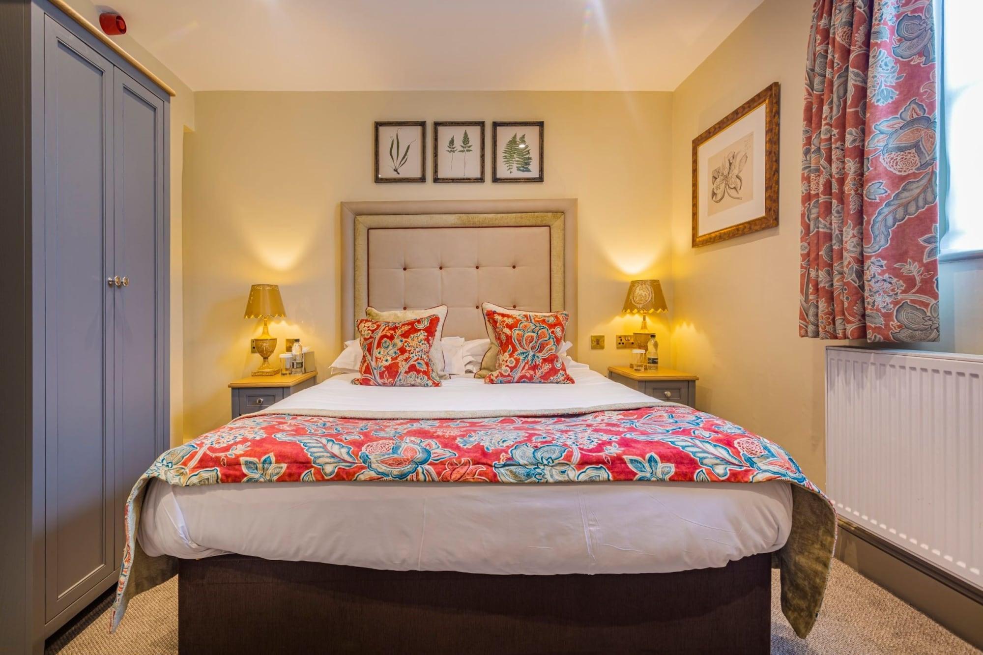 The Talbot Hotel, Oundle , Near Peterborough Bagian luar foto