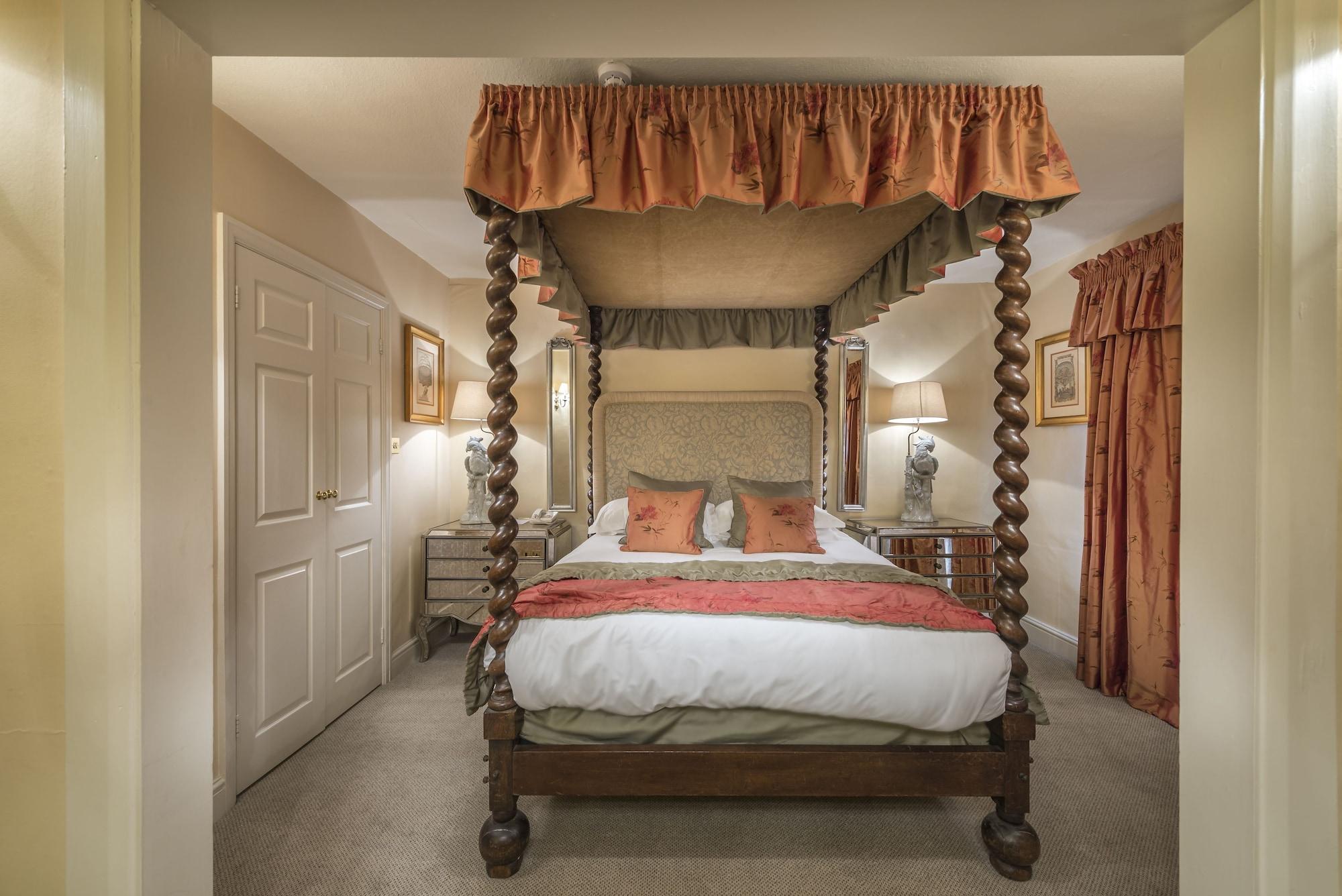 The Talbot Hotel, Oundle , Near Peterborough Bagian luar foto