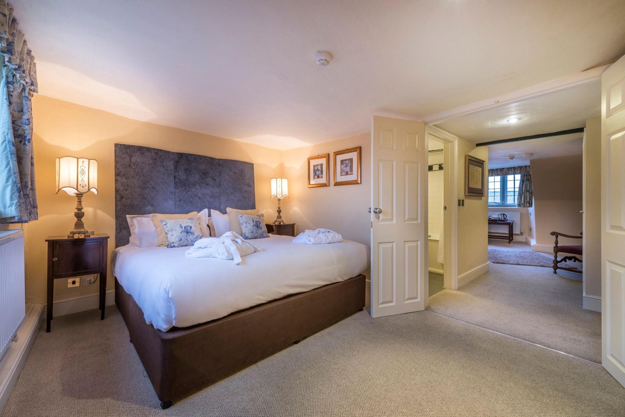 The Talbot Hotel, Oundle , Near Peterborough Bagian luar foto