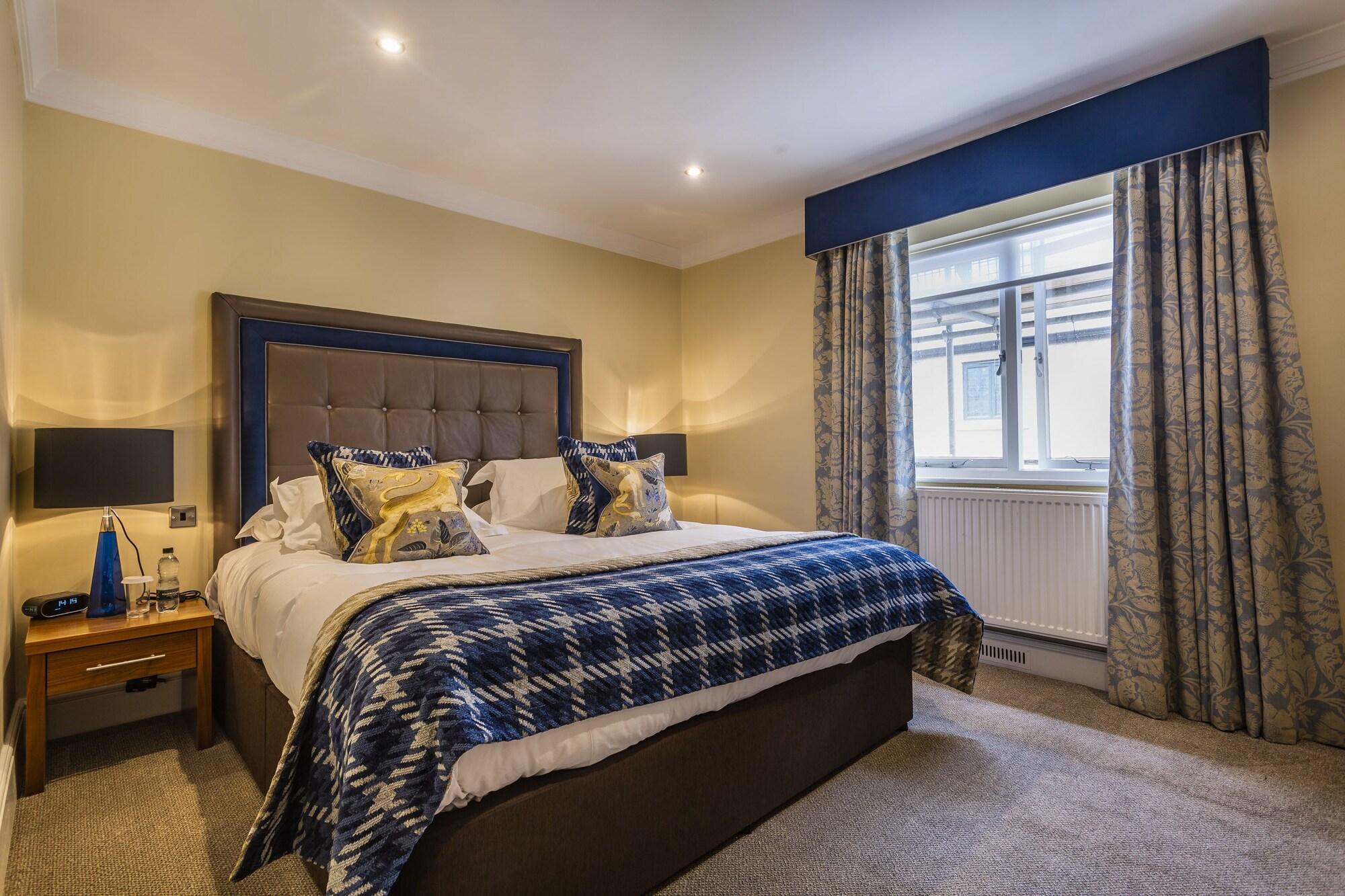 The Talbot Hotel, Oundle , Near Peterborough Bagian luar foto
