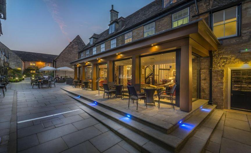 The Talbot Hotel, Oundle , Near Peterborough Bagian luar foto