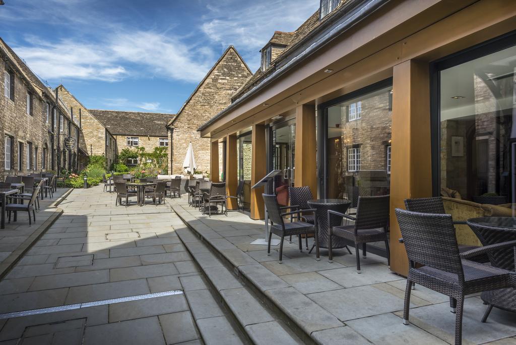 The Talbot Hotel, Oundle , Near Peterborough Bagian luar foto