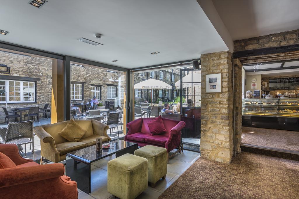 The Talbot Hotel, Oundle , Near Peterborough Bagian luar foto